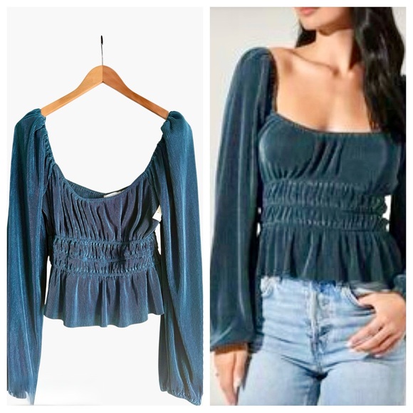 Astr Tops - NWOT ASTR The Label Ziva Plisse Ribbed Long Sleeve Peplum Puff Sleeve Top - Teal
